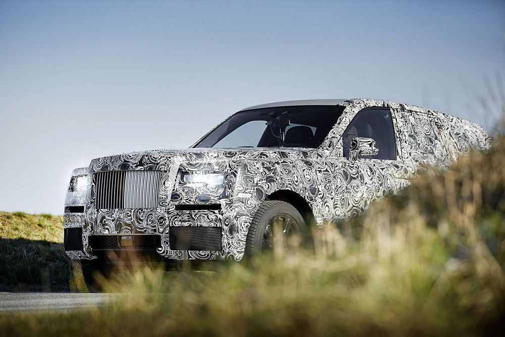 The Rolls-Royce 2018 Cullinan needs to be a supervillain's car immediately!