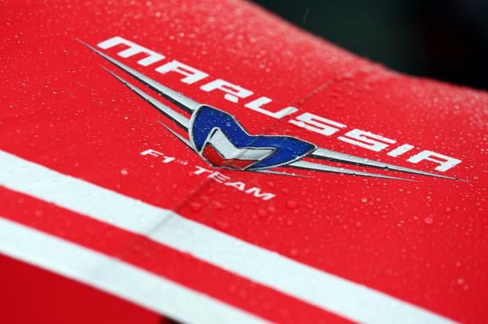 McLaren joins Ferrari in helping Manor survive