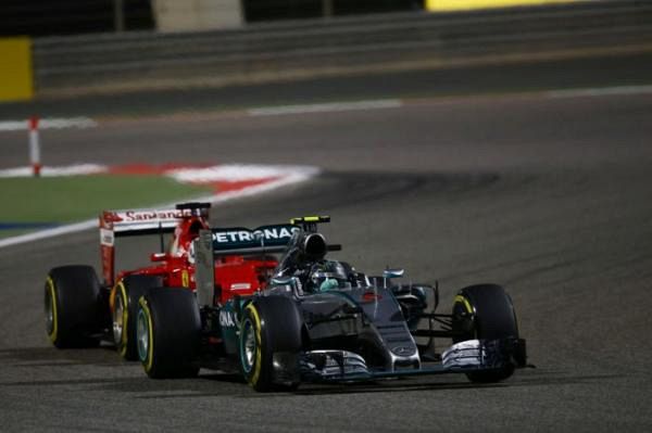 Ferrari caught out 'relaxed' Mercedes - Villeneuve