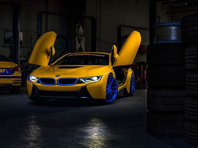 Motorsports bring the Future of sports car in the BMW i8!