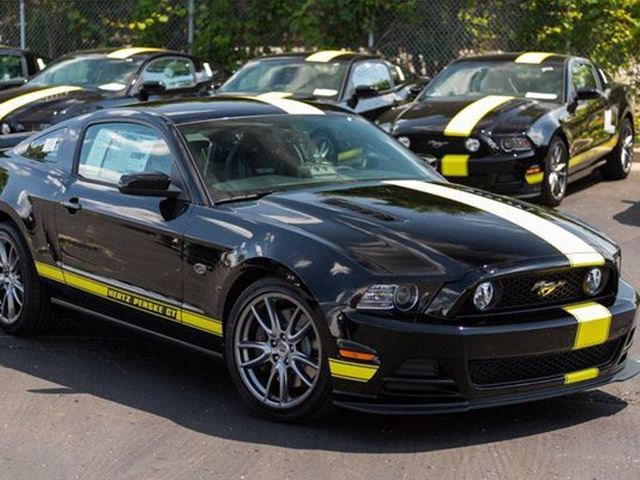 2017 Ford® Mustang Sports Car | Features | Ford.com